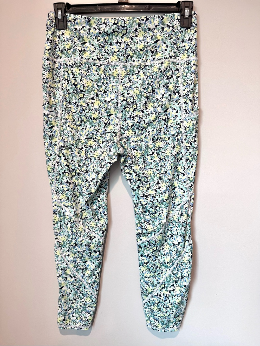 Women’s J Jill Floral Active High Rise 7/8 Leggings in Light Blue and Green - Picture 3 of 3